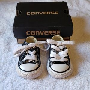 EUC baby converse size 2 with box
